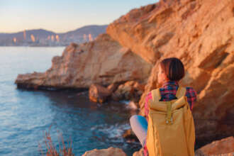 Tek Başına Yolculuk: Kendinizi Tanımanın ve Keşfetmenin Eşiği
